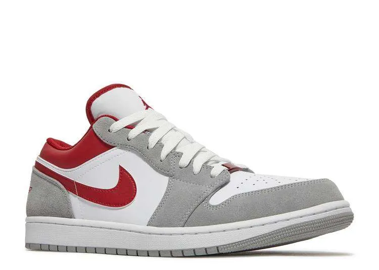 AIR JORDAN 1 LOW 'LIGHT SMOKE GREY GYM RED' - Imagen 2