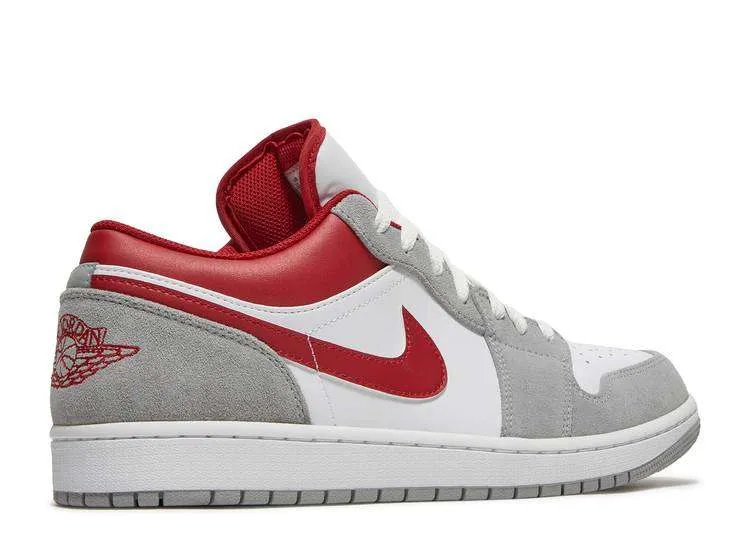 AIR JORDAN 1 LOW 'LIGHT SMOKE GREY GYM RED' - Imagen 3