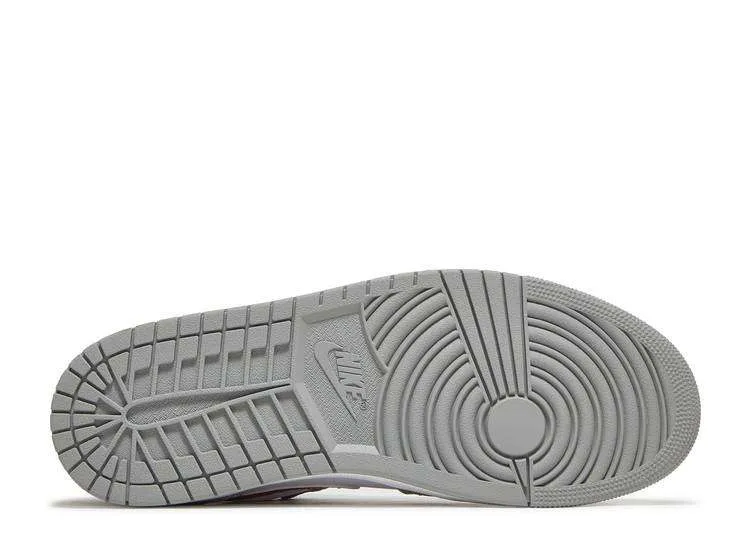 AIR JORDAN 1 LOW 'LIGHT SMOKE GREY GYM RED' - Imagen 4