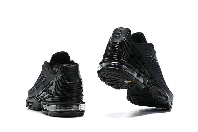AIR MAX PLUS TN 3 'TRIPLE BLACK' - Imagen 2