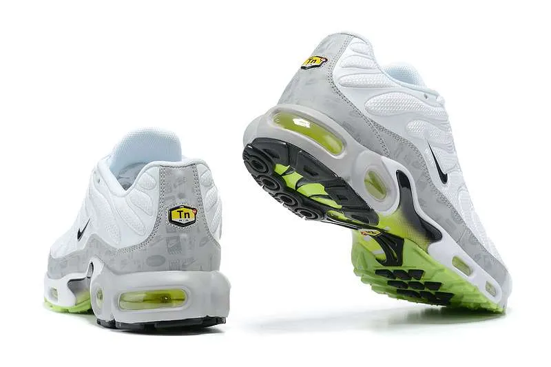 AIR MAX PLUS TN 'PLATINIUM GREY REFLECTIVE LOGOS' - Imagen 4