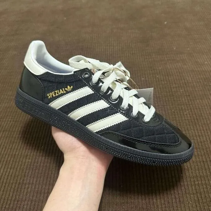 Handball Spezial "Core Black White"