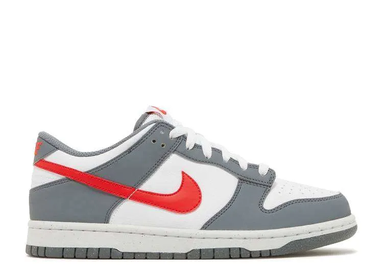 SB DUNK LOW 'GREY RED'